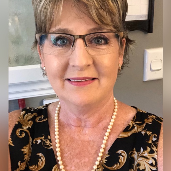 Meet your Posher, Teri - Picture 1 of 2